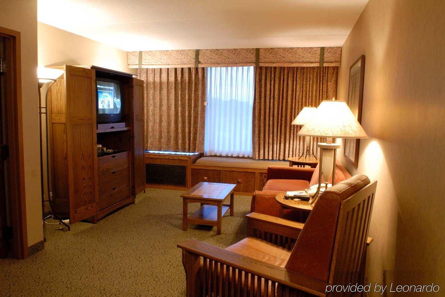 Doubletree By Hilton Libertyville-Mundelein Phòng bức ảnh
