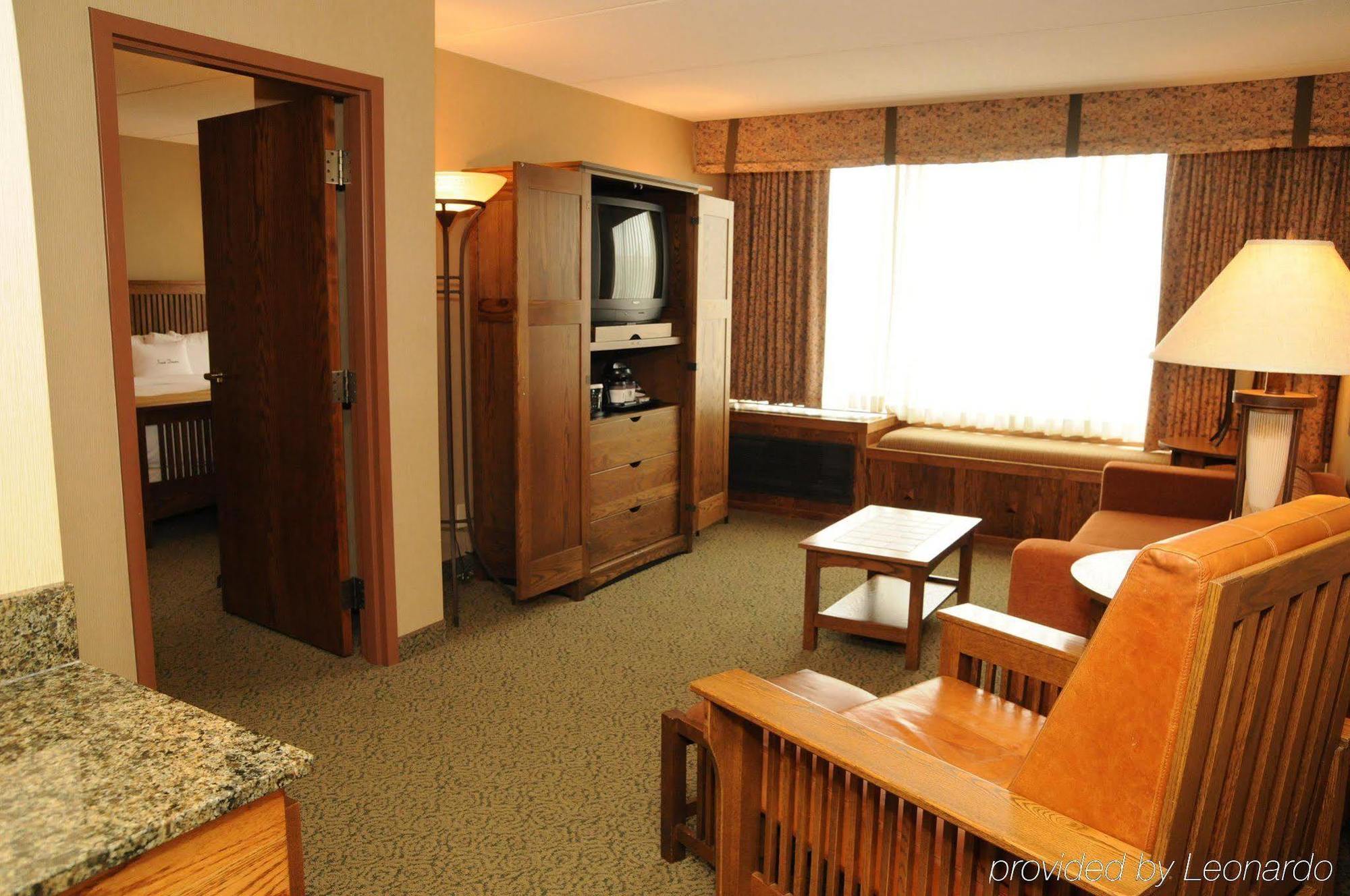 Doubletree By Hilton Libertyville-Mundelein Ngoại thất bức ảnh