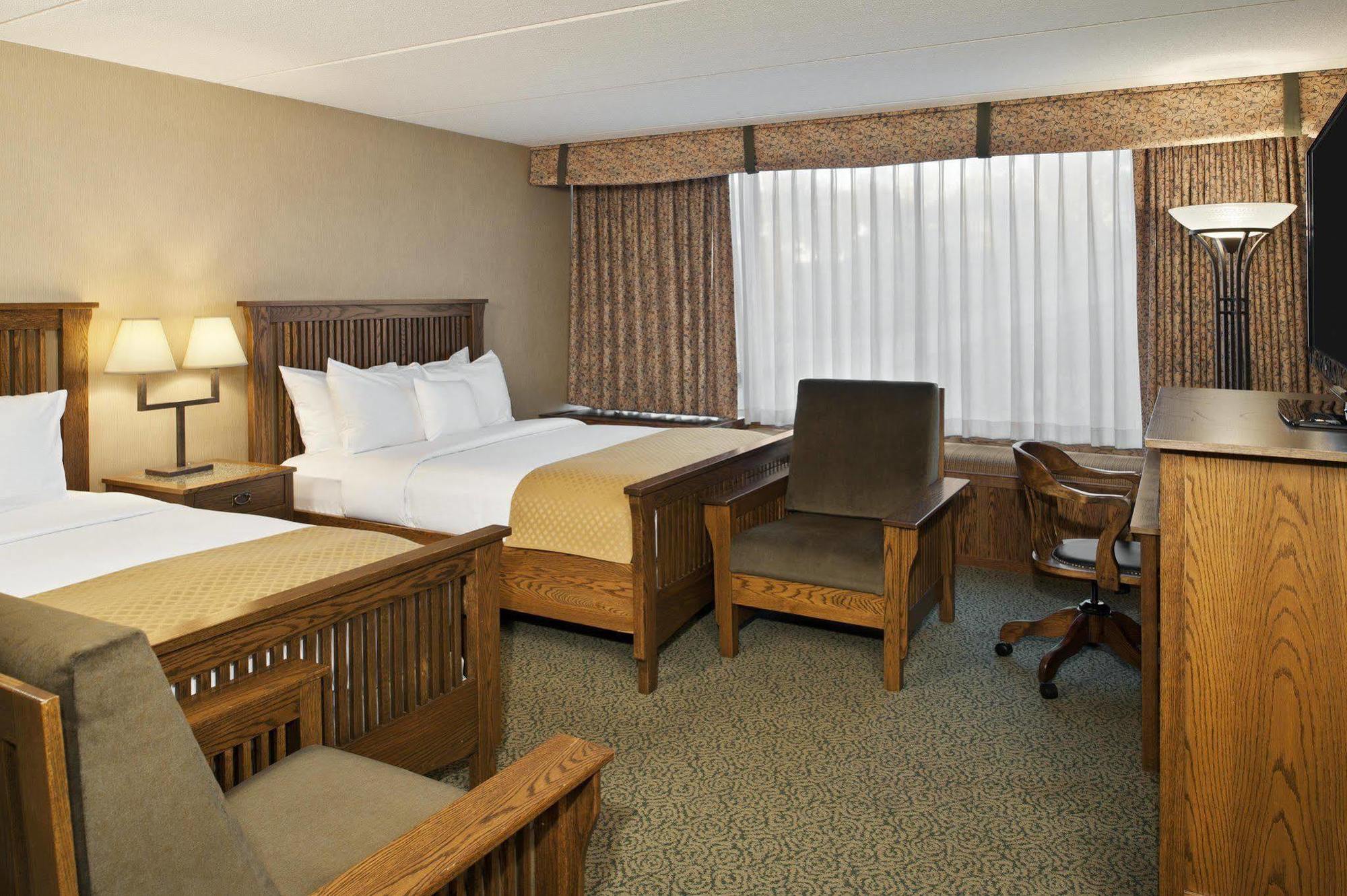 Doubletree By Hilton Libertyville-Mundelein Phòng bức ảnh